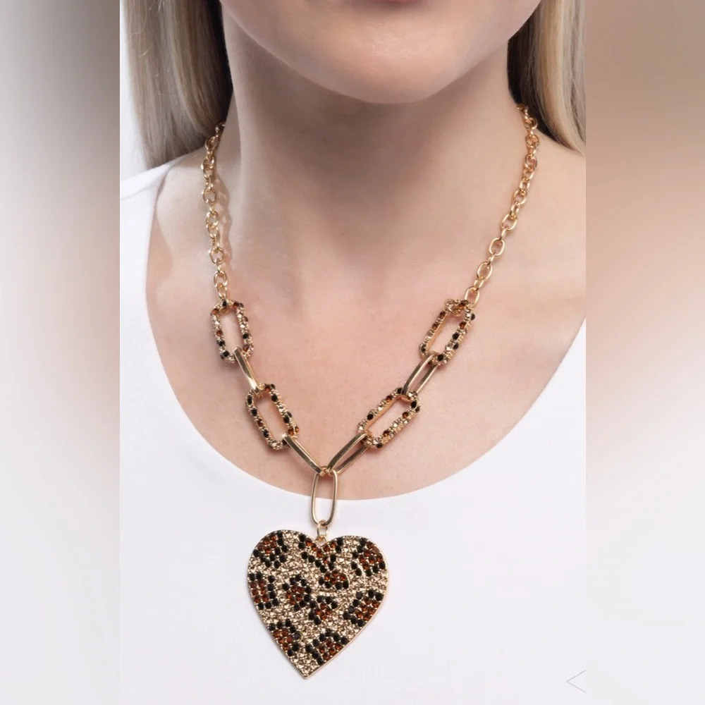 Elegant Gold Cheetah Heart Pendant Necklace